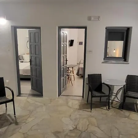 Fragoulis Village Aparthotel Parasporos