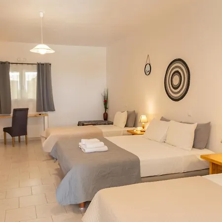 Fragoulis Village Aparthotel Parasporos