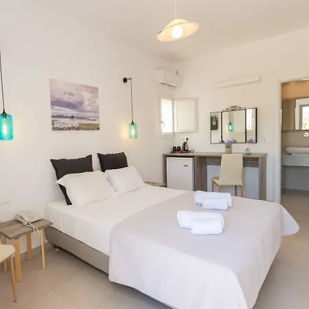 Fragoulis Village Aparthotel Parasporos